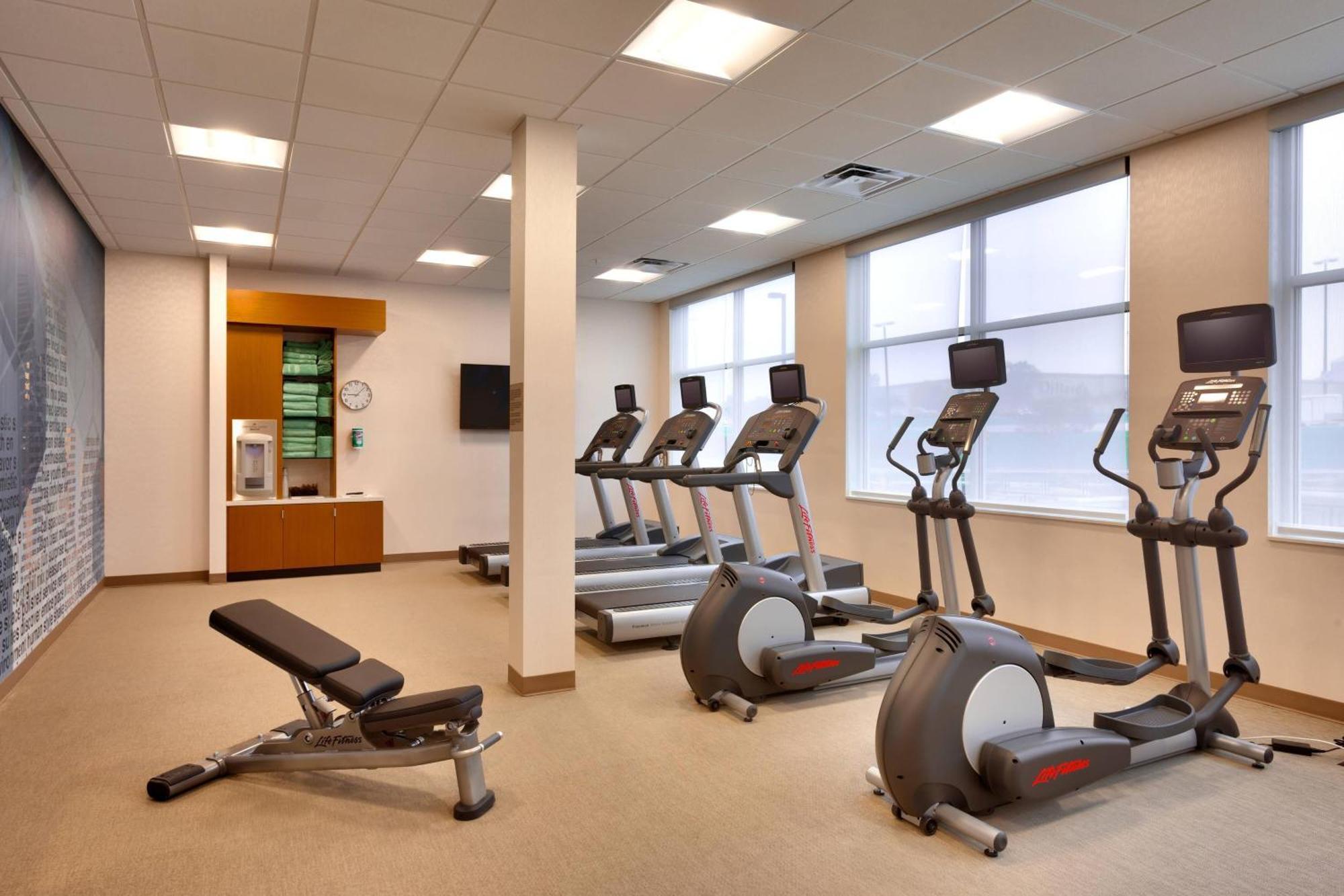 Springhill Suites By Marriott Coralville Bagian luar foto