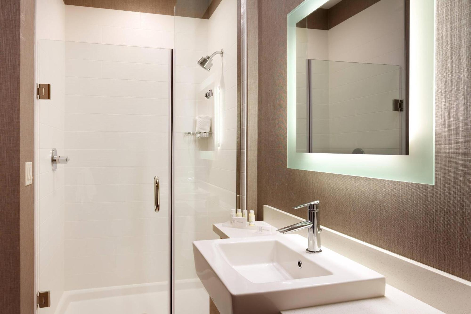 Springhill Suites By Marriott Coralville Bagian luar foto