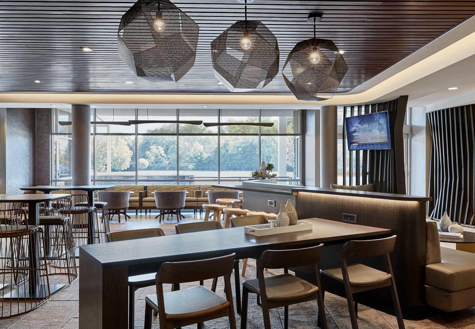 Springhill Suites By Marriott Coralville Bagian luar foto