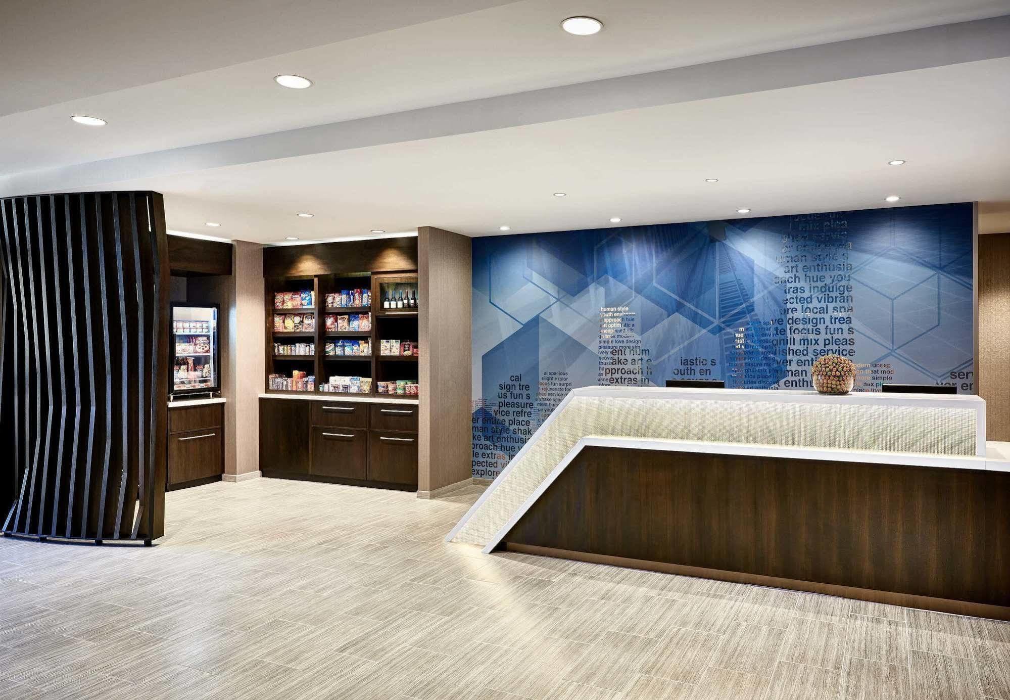 Springhill Suites By Marriott Coralville Bagian luar foto